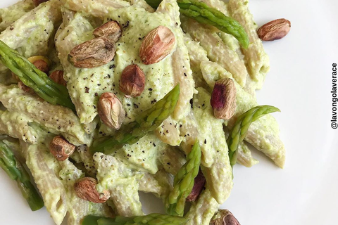 Penne con pesto di asparagi, ricotta