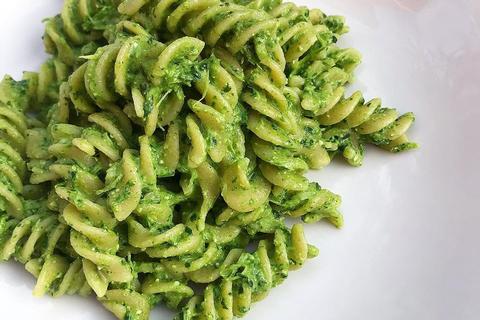 Fusilli di ceci e pesto di pinoli Manuzzi
