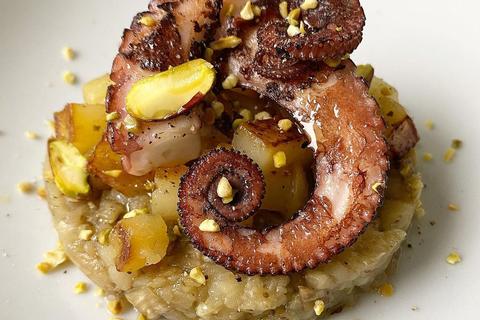 Polpo con melanzane, patate e pistacchi