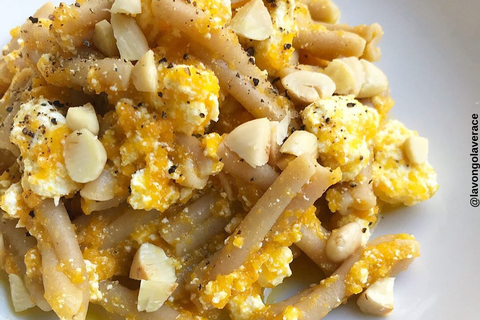 Caserecce con crema di carote e mandorle Manuzzi