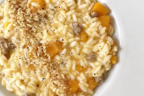 Risotto zucca, salsiccia e noci