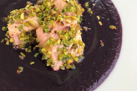 Cubi di salmone in crosta di pistacchi Manuzzi
